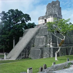 Tempel 2, Spätklassische Periode (600-900 n. Chr.)